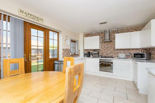 Kitchen/Dining Room
