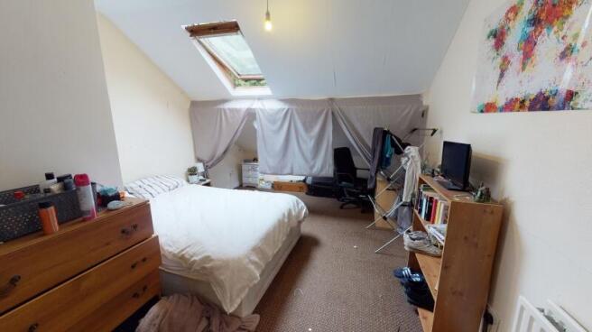 8 bed Terraced to rent Image 4