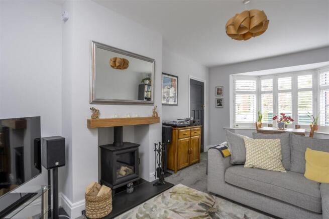 24_Lesley_Avenue_17.jpg