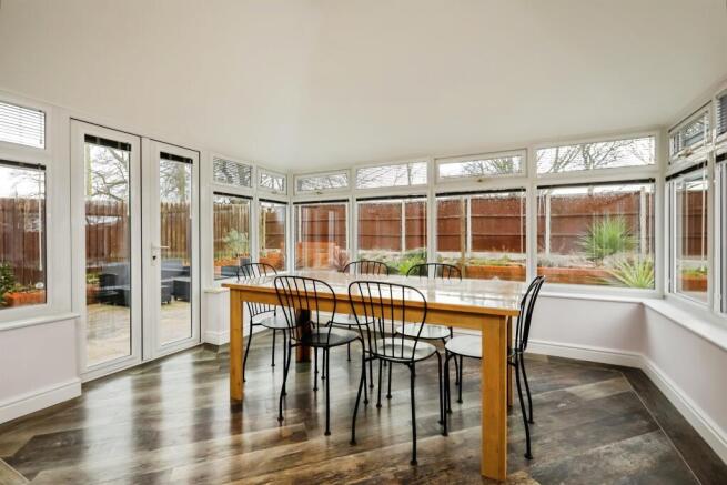 4 bed Detached Bungalow for sale Image 6