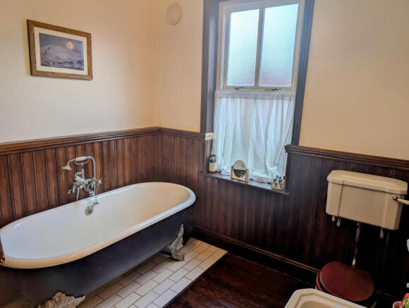 3 bed Terraced to rent Image 5