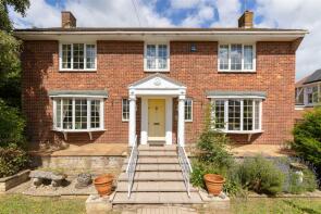 Weston House, Weston Road, Cowes PO31 7JE