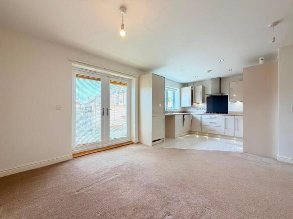 4 bed Semi-Detached for sale Image 4