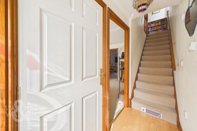 Blackthorn Way, Poringland, Norwich photo 4