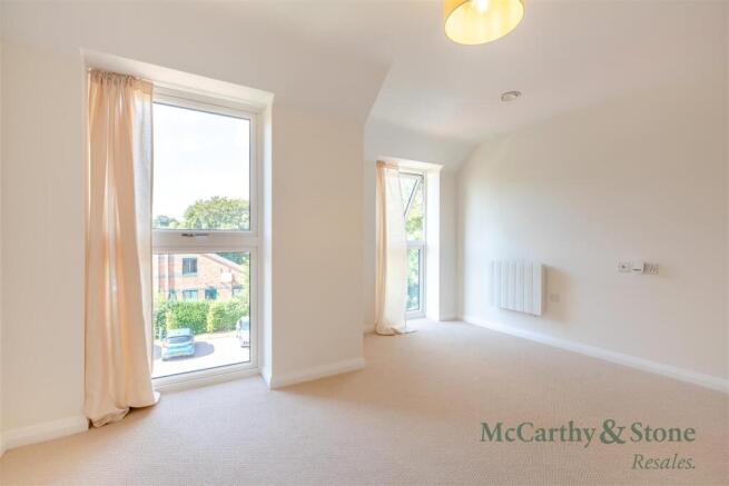 8700775-interior02.jpg