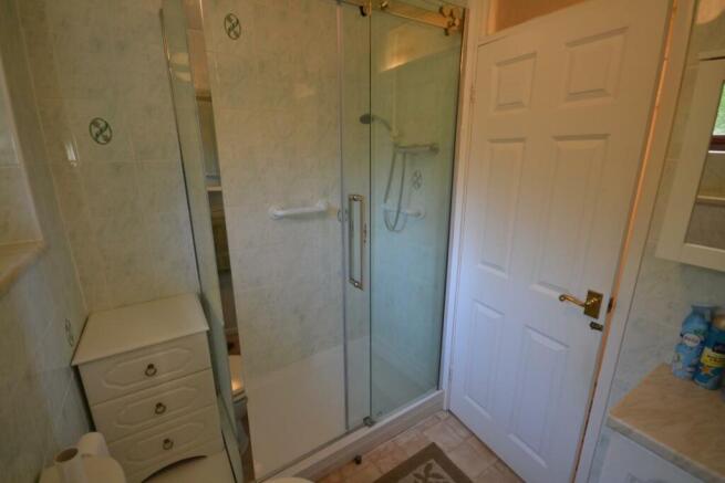 BATHROOM SUITE
