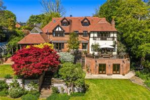 2, Nuns Walk, Virginia Water GU25 4RT