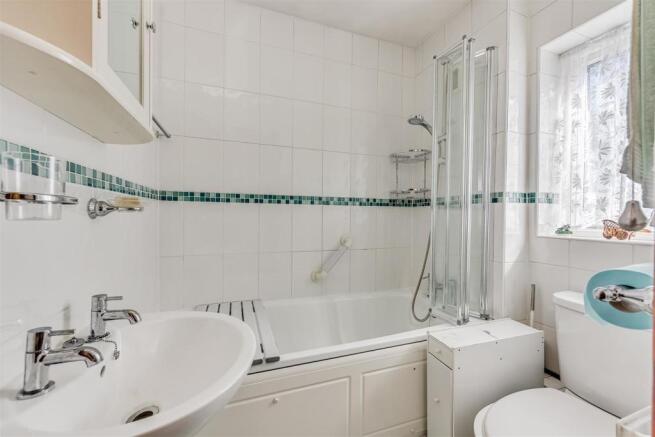 house-antrobus-close-cheam-sutton-112.jpg