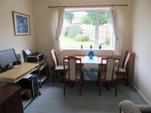 DINING ROOM/ FAMILY 
