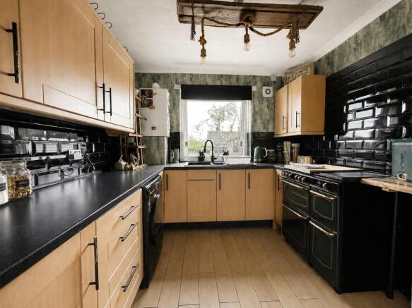 2 bed Bungalow for sale Image 5