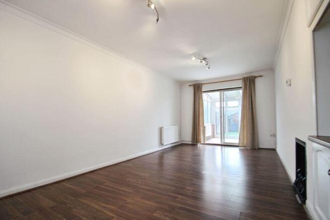 Epsom Close, Northolt photo 2