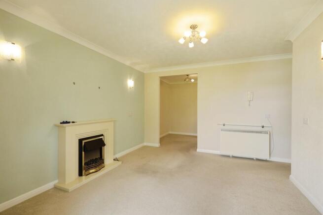 2 bed Retirement Property for sale Image 6