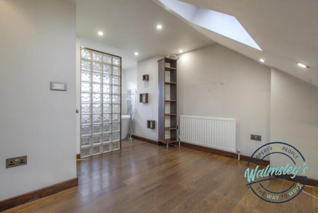 Ensuite to top floor bedroom