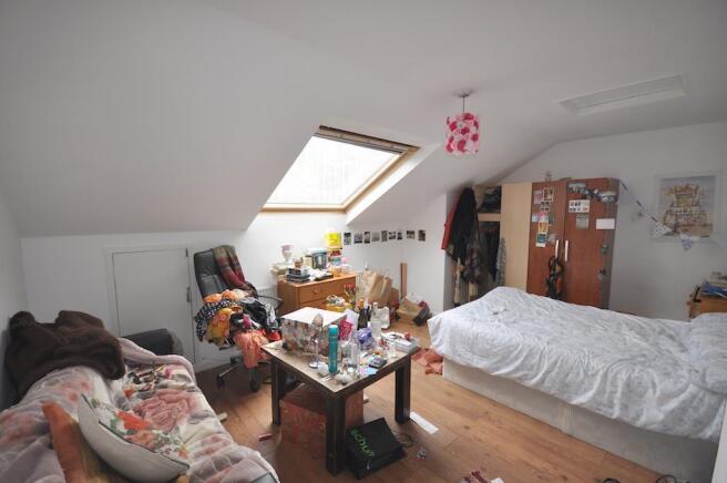 bedroom1.jpg