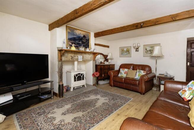 5 bed Detached for sale Image 5