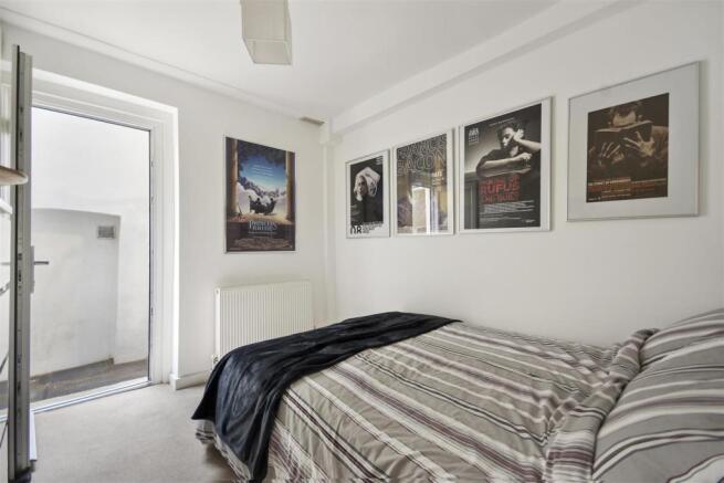 FB - Crofton Lodge - BedroomA3 (1).JPG