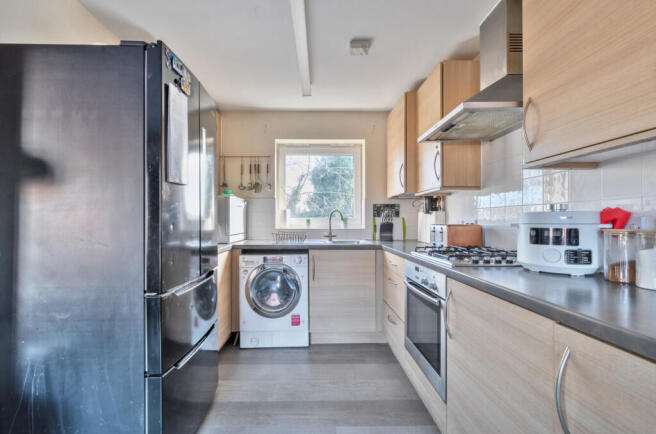 1425838-9-69c3aee...