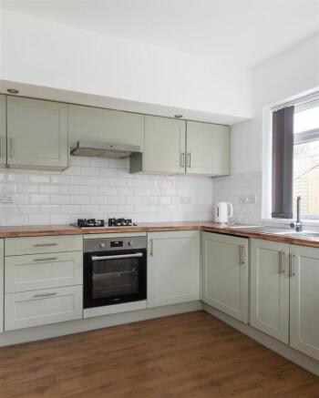 4 bed Semi-Detached for sale Image 11