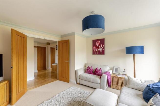 8471754-interior03v2.jpg