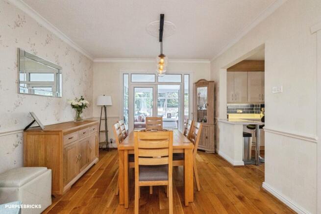4 bed Semi-Detached for sale Image 8