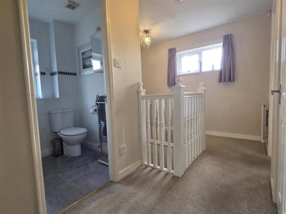 FIRST FLOOR LANDING