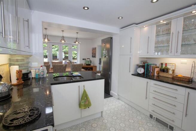 Kitchen: