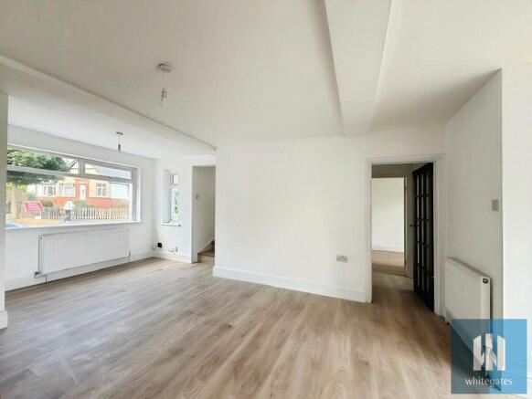 4 bed Bungalow to rent Image 6