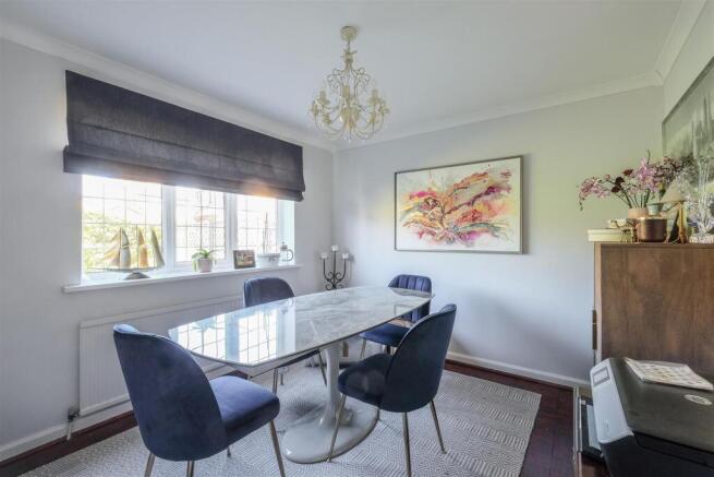 4 bed Detached for sale Image 4