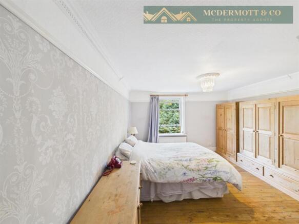4 bed Detached for sale Image 7
