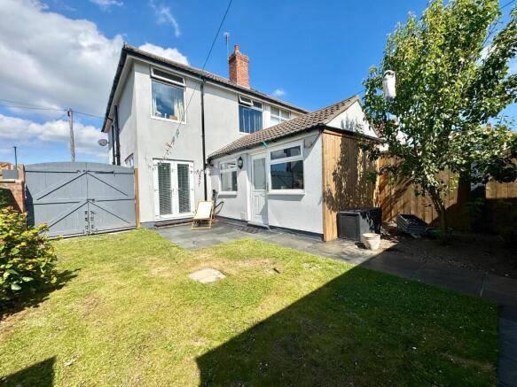 3 bed Semi-Detached for sale Image 4