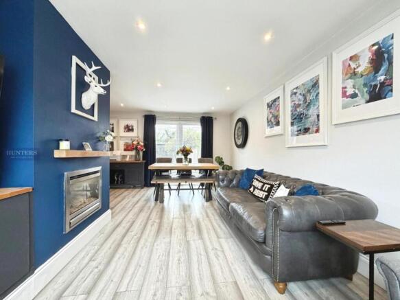 Lounge/ Dining Room
