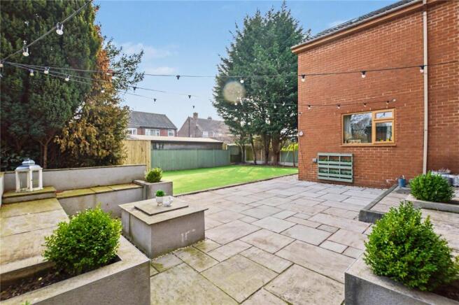 4 bed Detached for sale Image 8