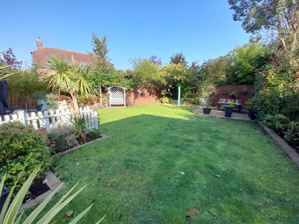 Rear garden 4.jpg