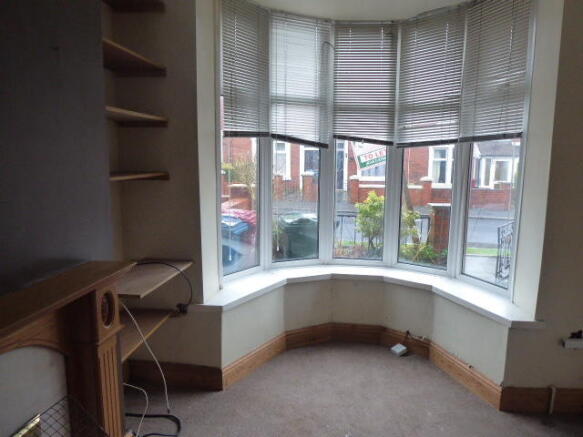 FRONT LOUNGE