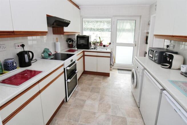 3 bed Semi-Detached for sale Image 6
