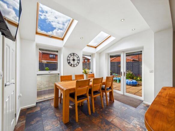 3 bed Semi-Detached for sale Image 9