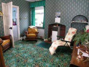 REAR LIVING ROOM