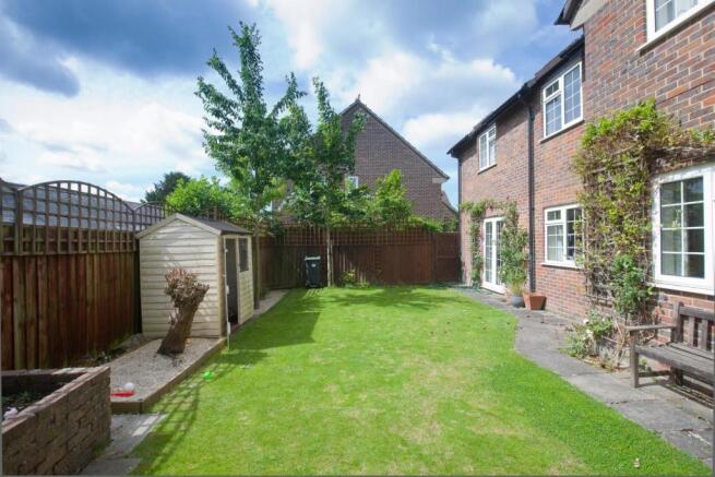 7 ELM CLOSE - PHOTO G.jpg