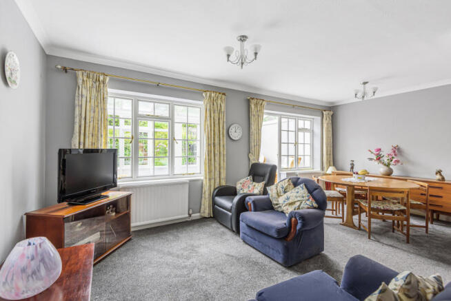 Sitting/Dining Room