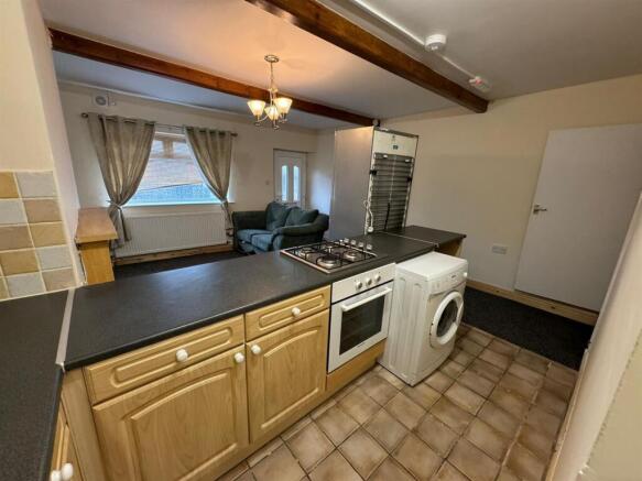 2 bed House to rent Image 6