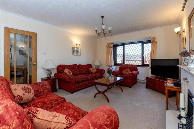 Lounge 1.1 SAPL2047-CR3-20250409-DxO_DeepPRIME XD2