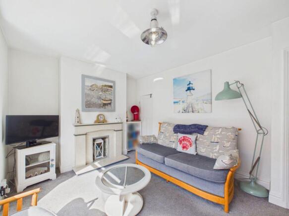 3 bed Semi-Detached for sale Image 4