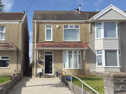 Middle Road, Gendros, Swansea, SA5 8EQ