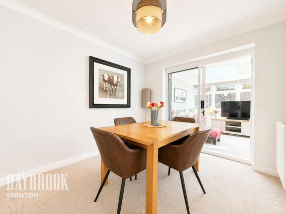 4 bed Detached for sale Image 12