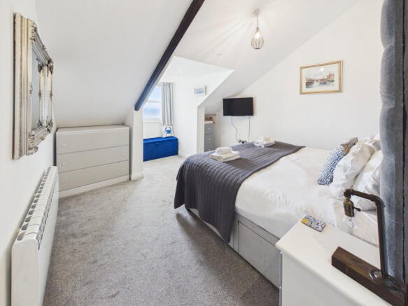 2 bed Penthouse for sale Image 8