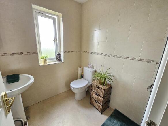 3 bed End of Terrace to rent Image 6
