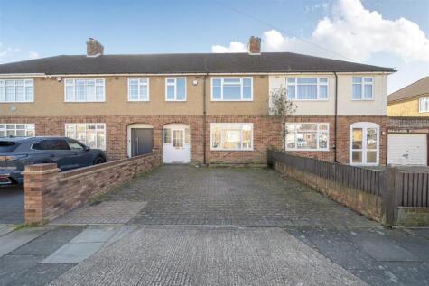 East Mead, Ruislip, HA4