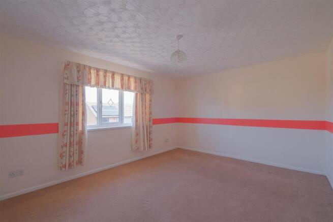 2 bed Semi-Detached for sale Image 7