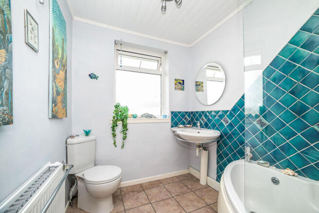 Family Bathroom/WC