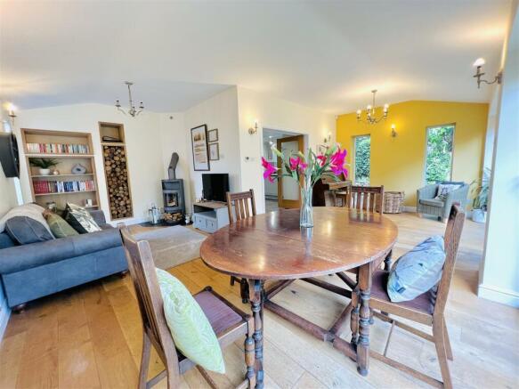 Family and Dining Room 3
